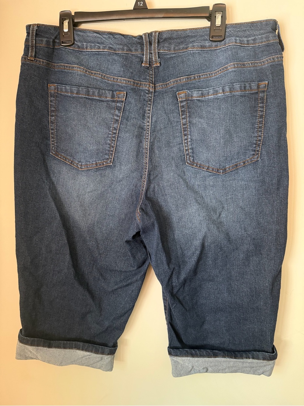 Gloria Vanderbilt Amanda Capri Jeans Women 16 Blue All Around Slimming Cuffed - Picture 6 of 12